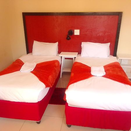 Emampingeni Lodge Bizana 외부 사진