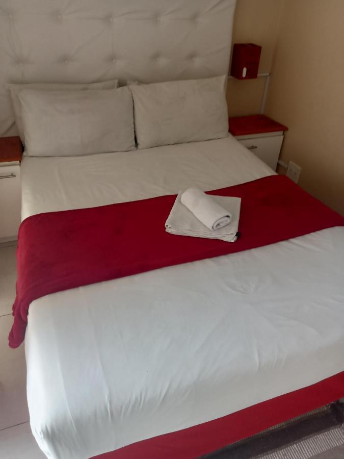 Emampingeni Lodge Bizana 외부 사진