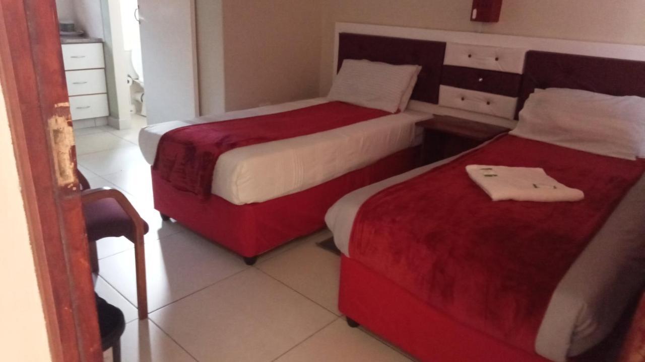 Emampingeni Lodge Bizana 외부 사진